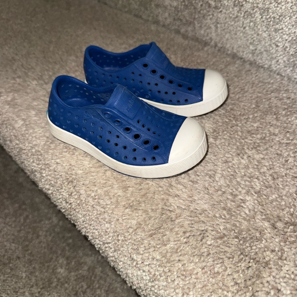 Native Kids Water Shoe Slip-On in Blue and White